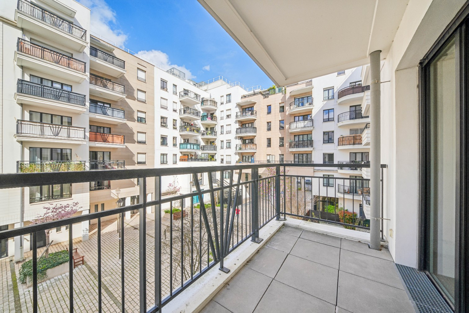 
                                                Vente
                                                 Appartement 2 pièces avec balcon - Suresnes