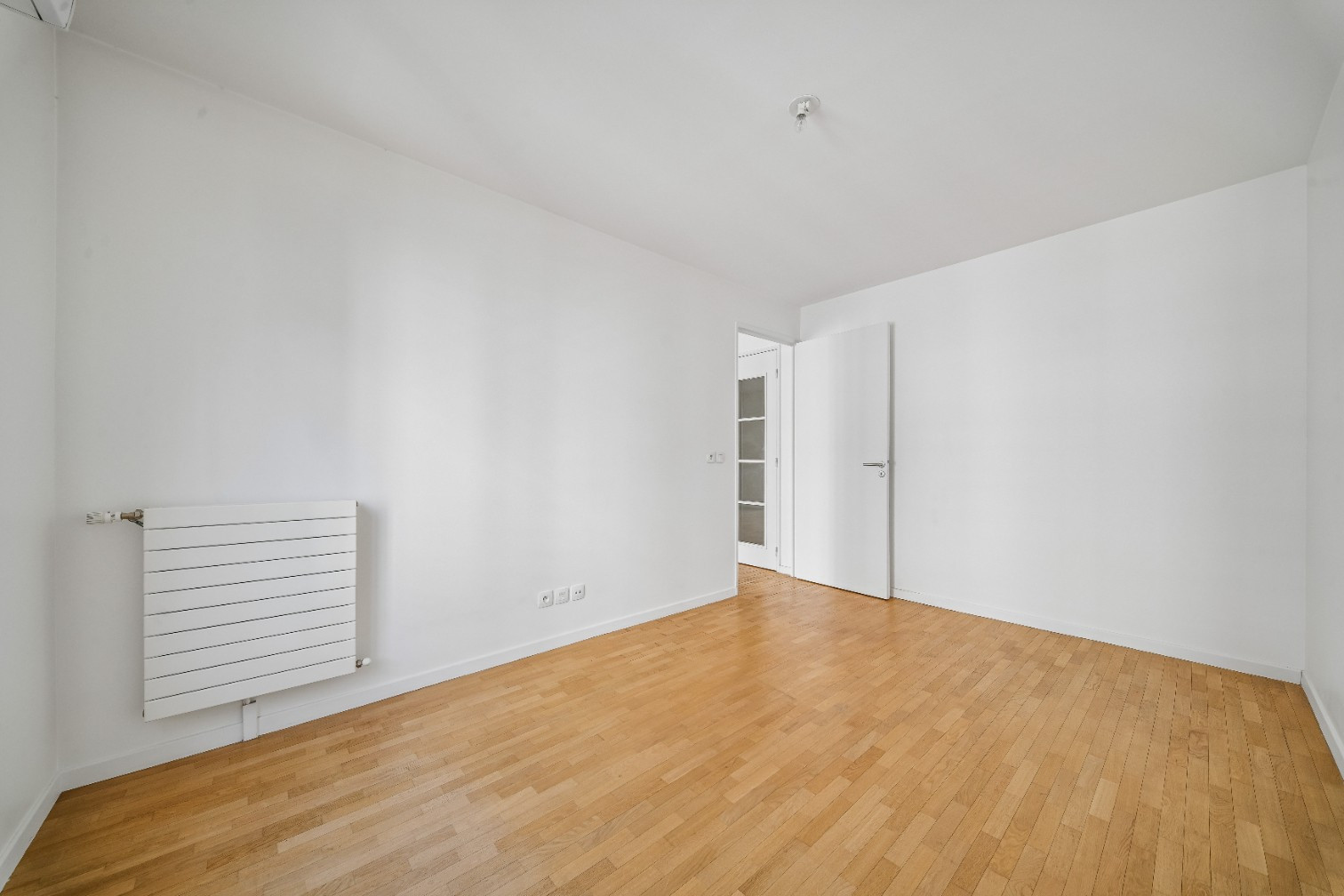 
                                                Vente
                                                 Appartement 2 pièces avec balcon - Suresnes