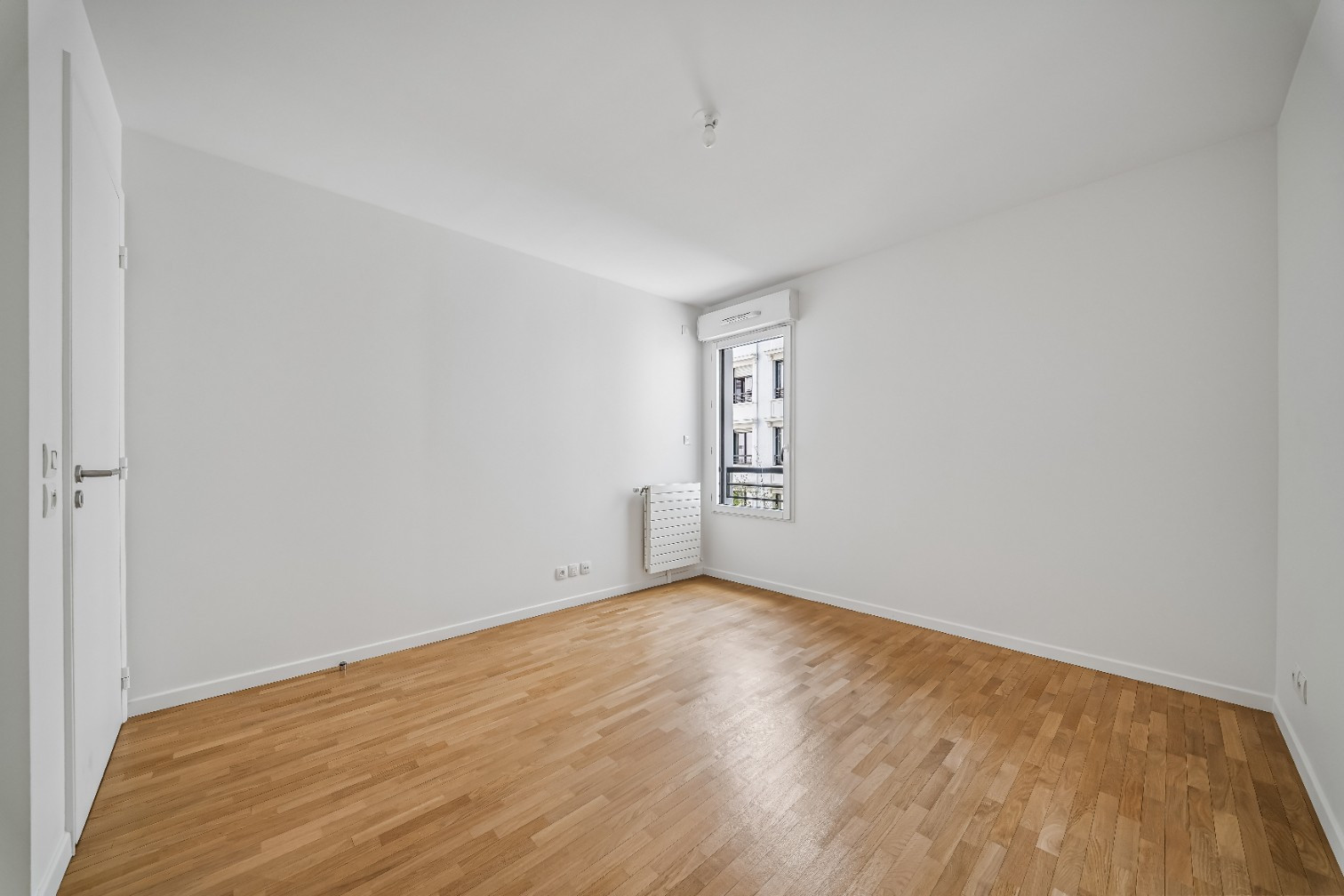 
                                                Vente
                                                 Appartement 2 pièces avec balcon - Suresnes