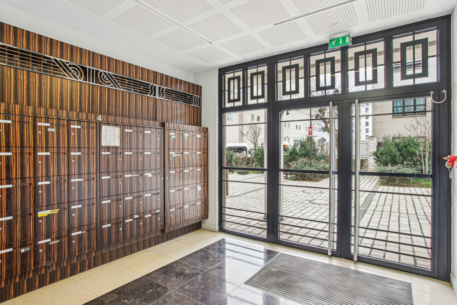 
                                                Vente
                                                 Appartement 2 pièces avec balcon - Suresnes