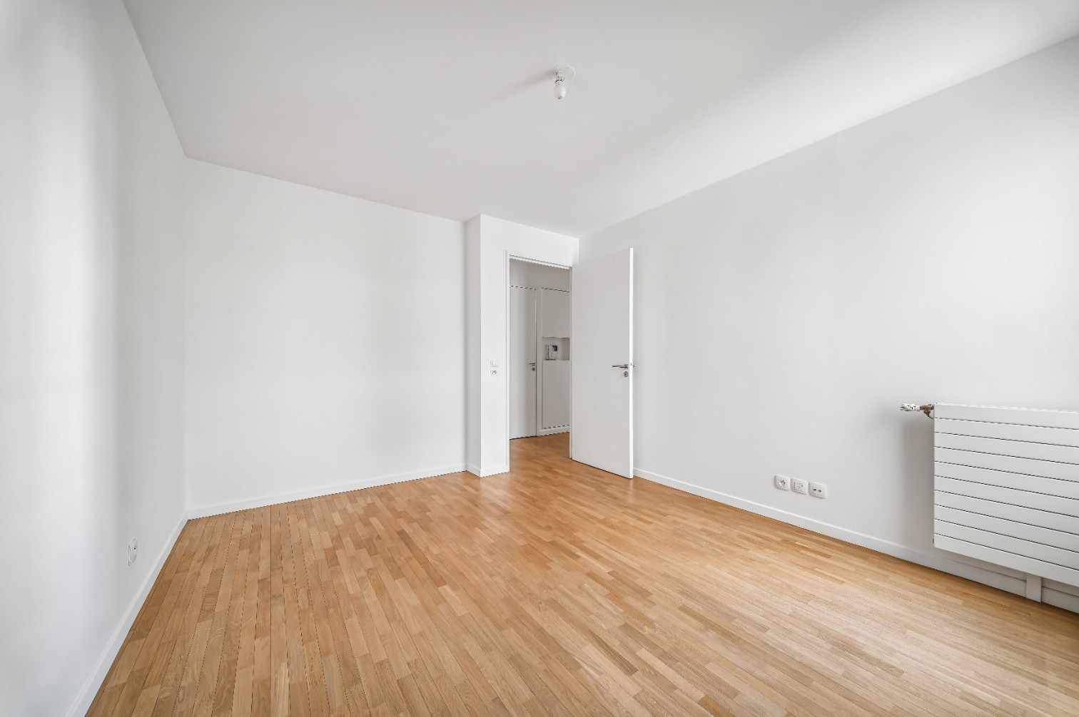 
                                                Vente
                                                 Appartement 2 pièces avec balcon - Suresnes