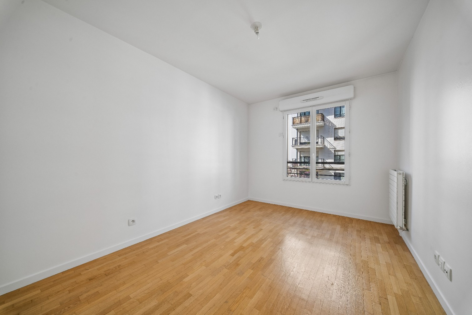 
                                                Vente
                                                 Appartement 2 pièces avec balcon - Suresnes