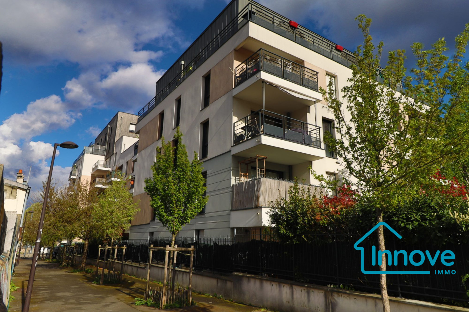 
                                                Vente
                                                 Appartement 2 pièces avec balcon Vitry sur Seine