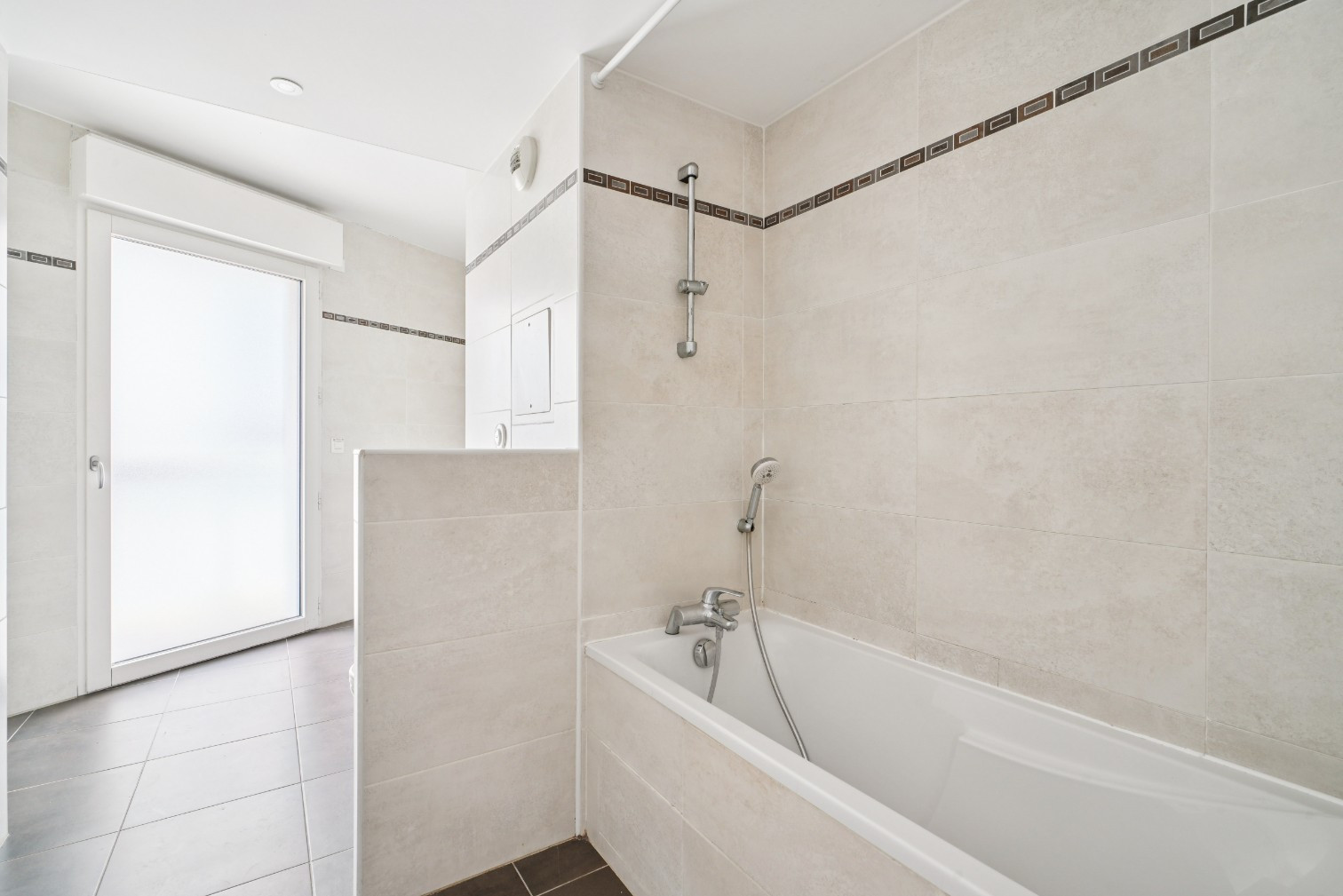 
                                                Vente
                                                 Appartement 2 pièces avec balcons - Boulogne