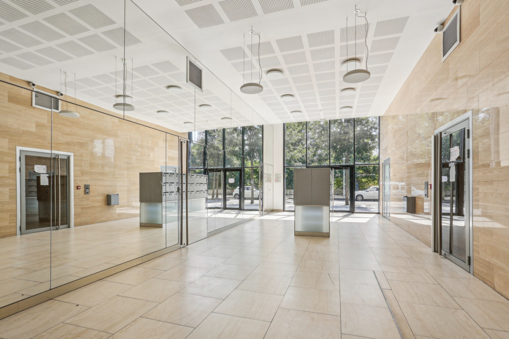 
                                                Vente
                                                 Appartement 2 pièces avec balcons - Boulogne