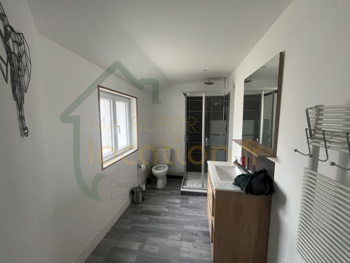 
                                                Location
                                                 Appartement 2 pièces avec cour intérieur privative à Albert