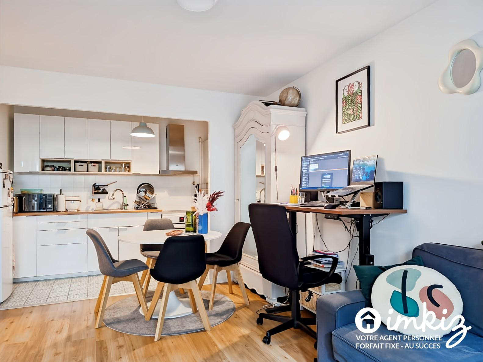 
                                                Vente
                                                 Appartement 2 pièces avec exterieur et parking