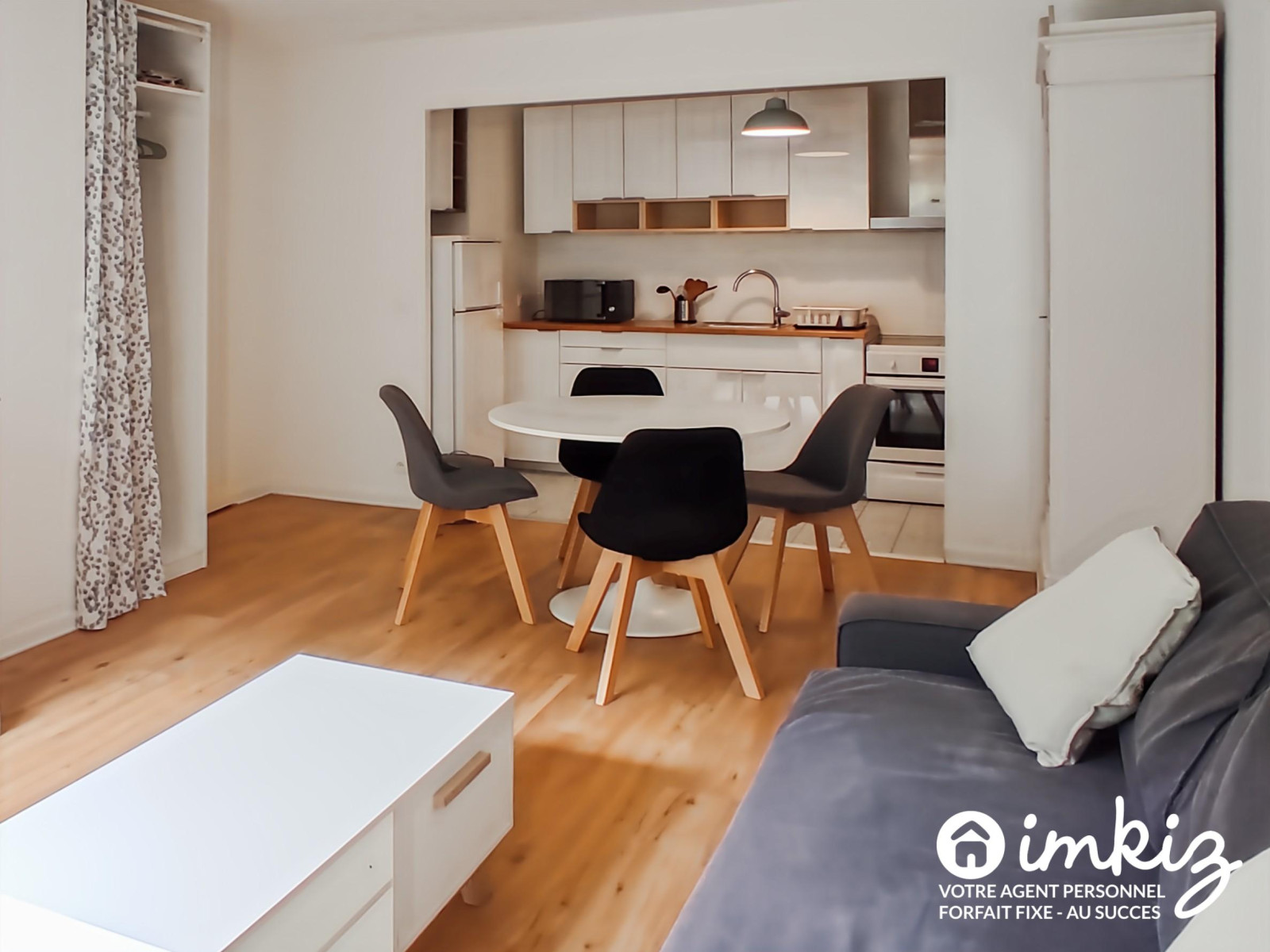 
                                                Vente
                                                 Appartement 2 pièces avec exterieur et parking