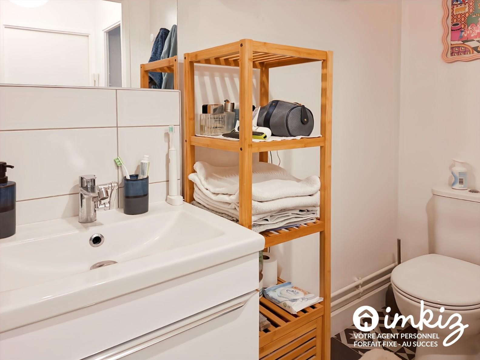 
                                                Vente
                                                 Appartement 2 pièces avec exterieur et parking