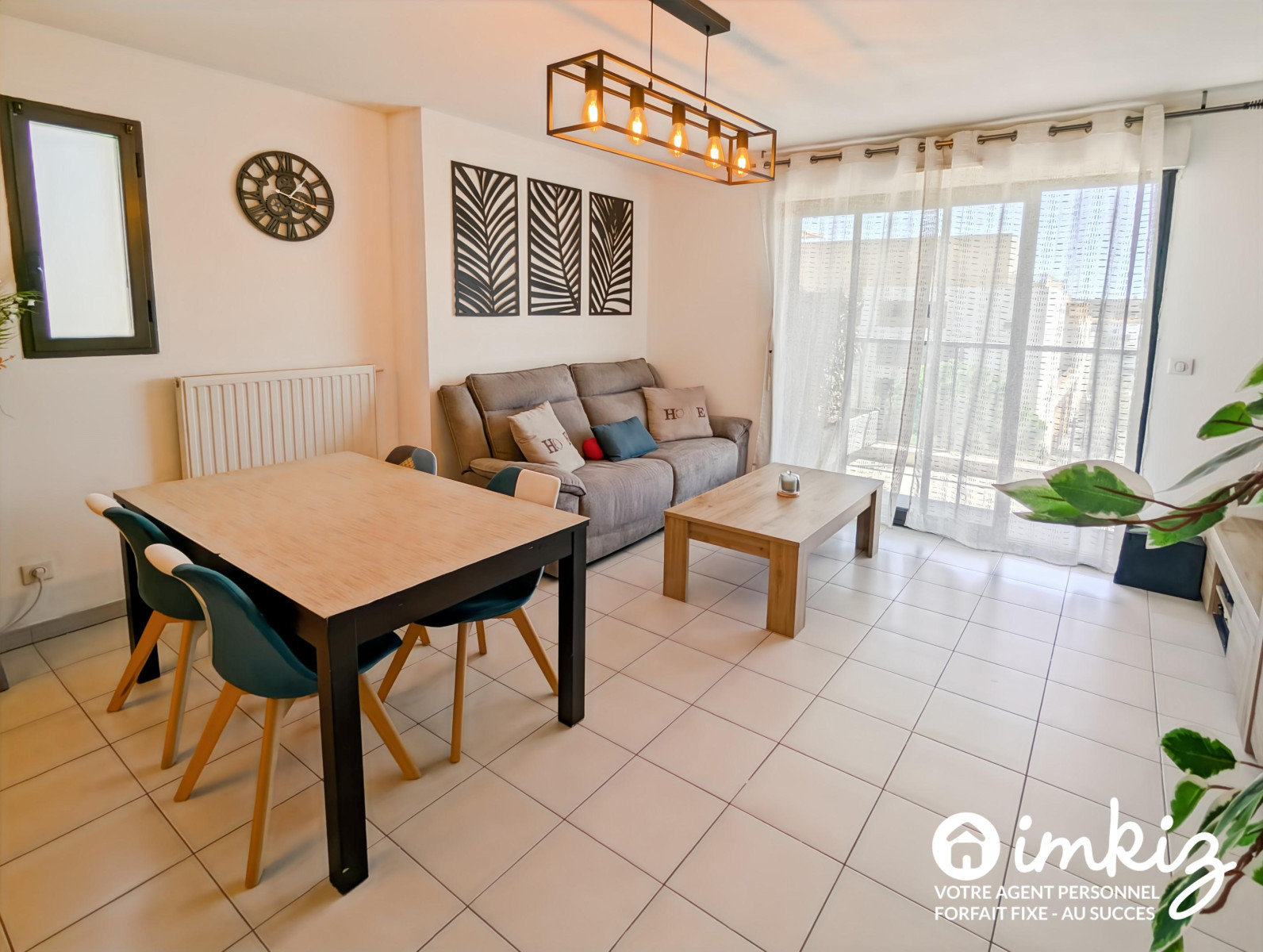 
                                                Vente
                                                 Appartement 2 pièces avec garage