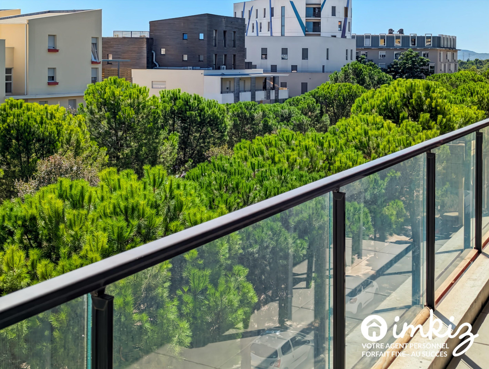 
                                                Vente
                                                 Appartement 2 pièces avec garage