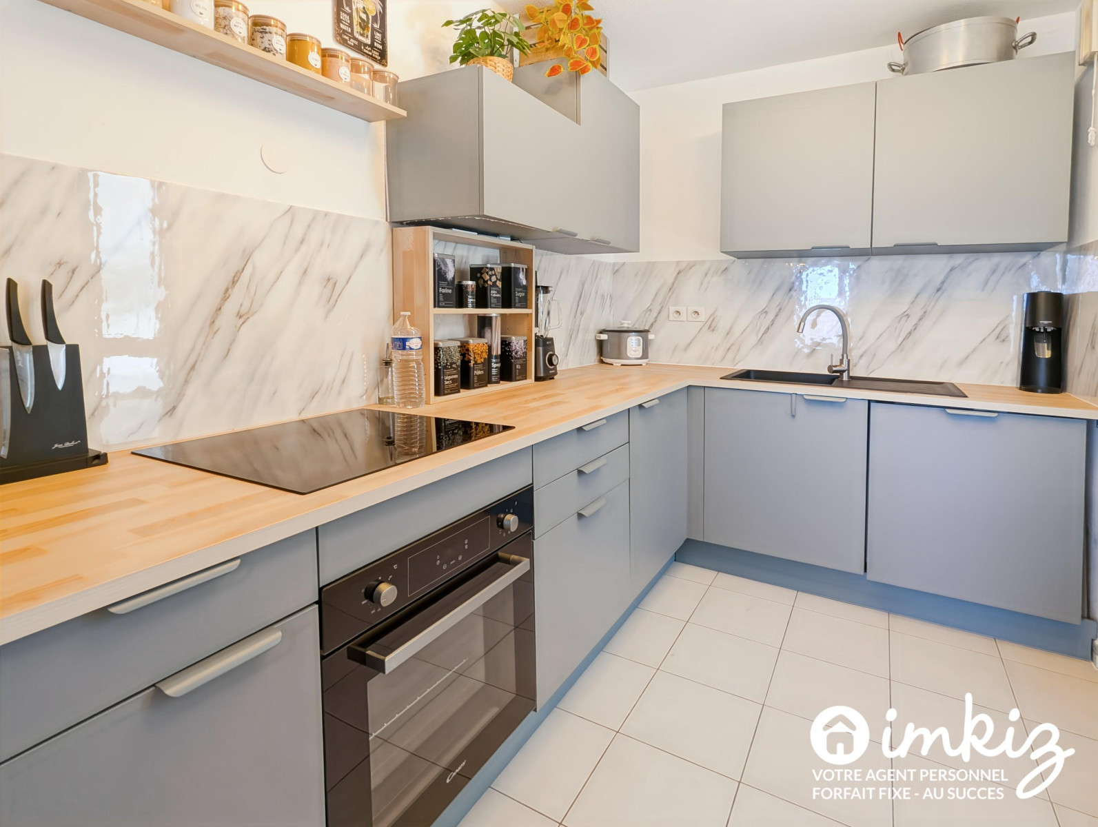 
                                                Vente
                                                 Appartement 2 pièces avec garage