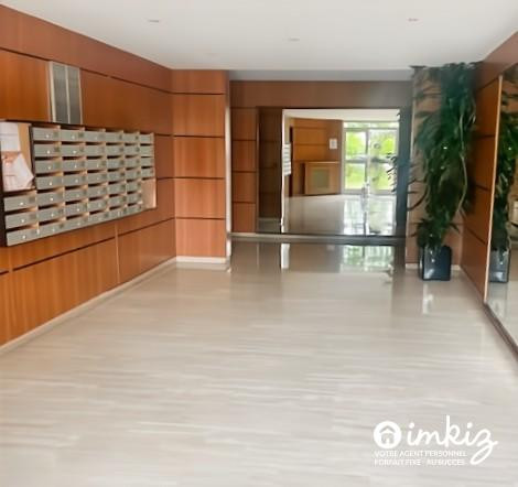 
                                                Vente
                                                 Appartement 2 pièces avec grand balcon cave et garage