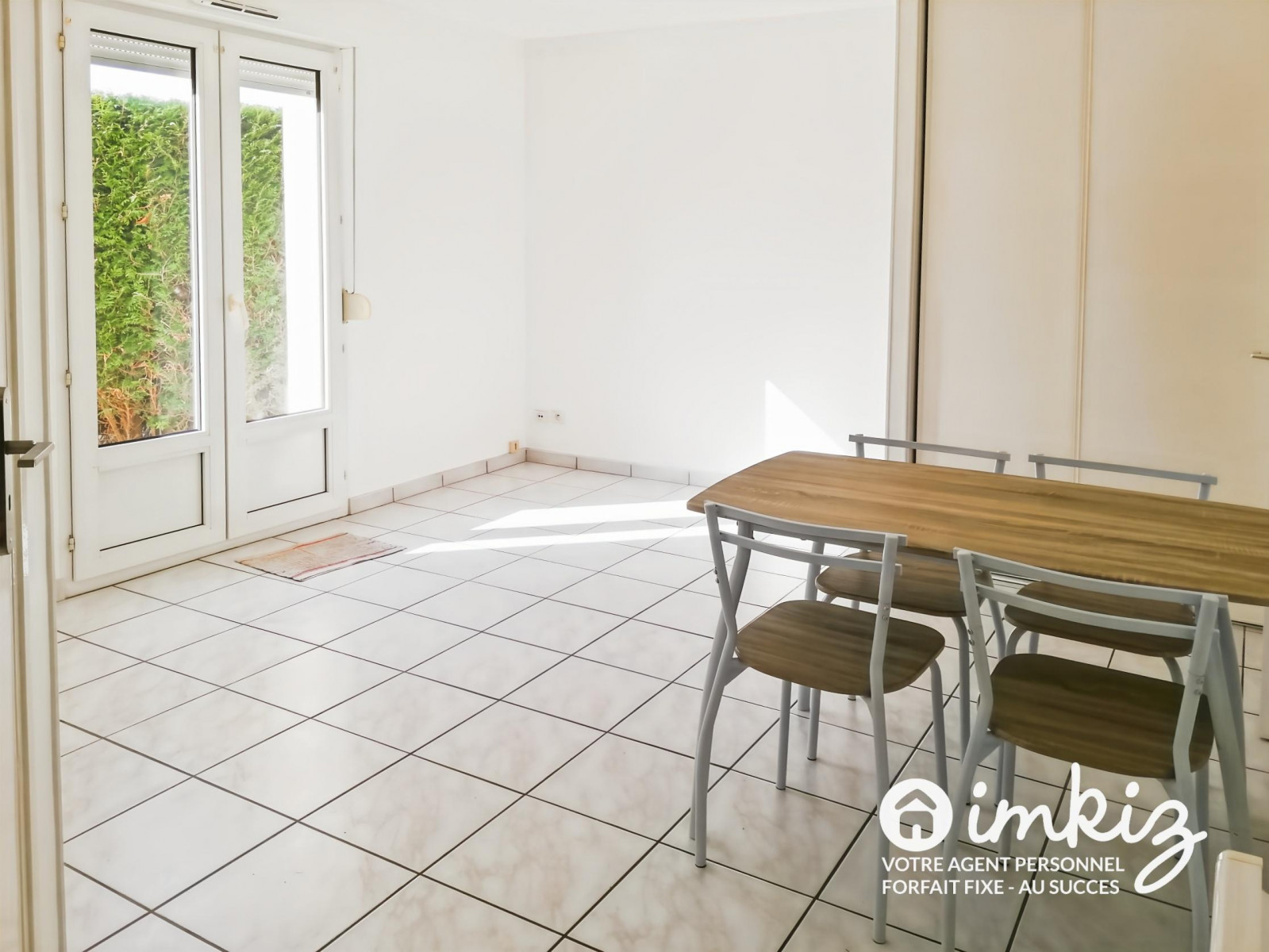 
                                                Vente
                                                 Appartement 2 pièces avec terrasse + parking