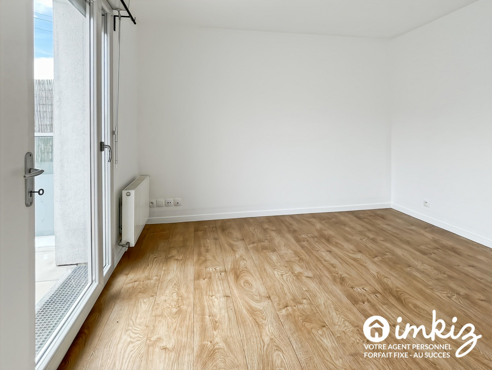 
                                                Vente
                                                 Appartement 2 pièces, balcon et parking