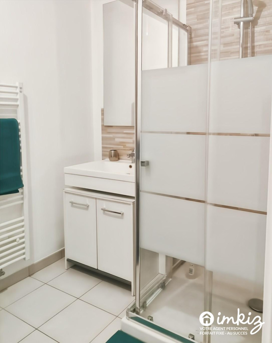 
                                                Vente
                                                 Appartement 2 pièces bien situé entièrement meublé