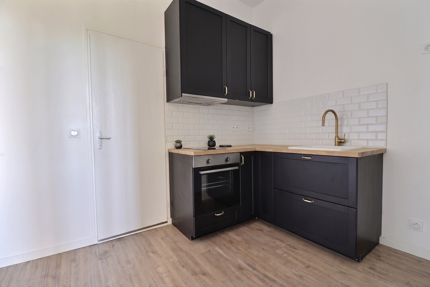 
                                                Vente
                                                 Appartement - 2 pièces - Bordeaux  - 45 m²