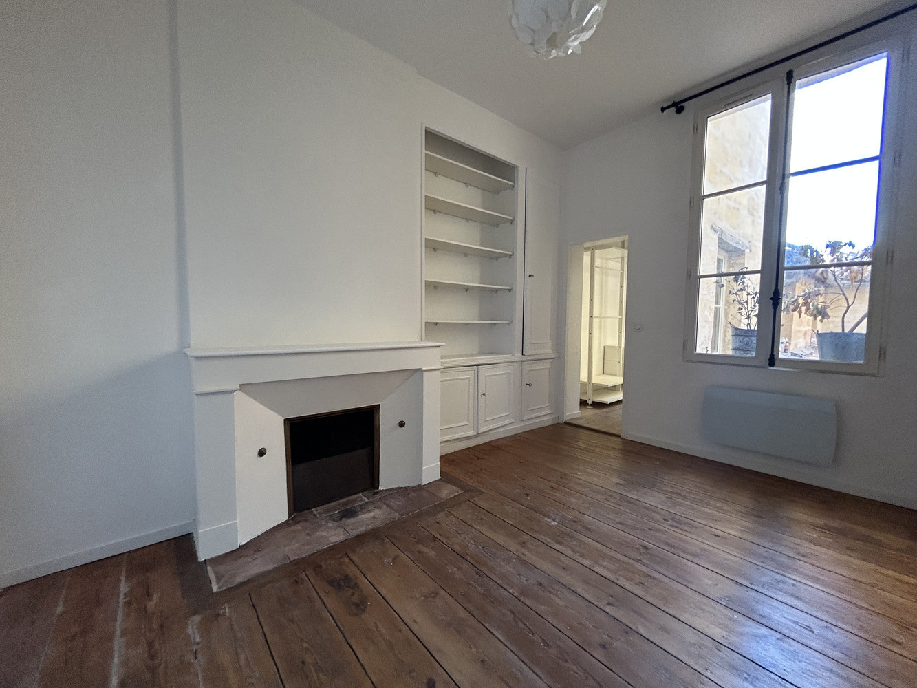 
                                                Vente
                                                 Appartement - 2 pièces - Bordeaux  - 45 m²
