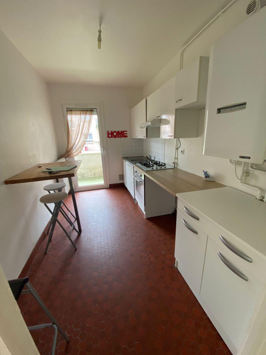 
                                                Location
                                                 Appartement 2 Pieces centre ville Maurepas