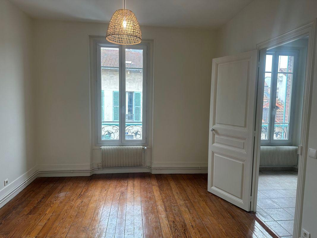 
                                                Location
                                                 Appartement 2 pièces Centre-ville Villiers