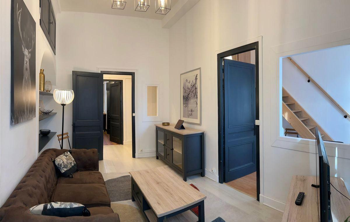 
                                                Location
                                                 Appartement 2 pièces cours Vitton