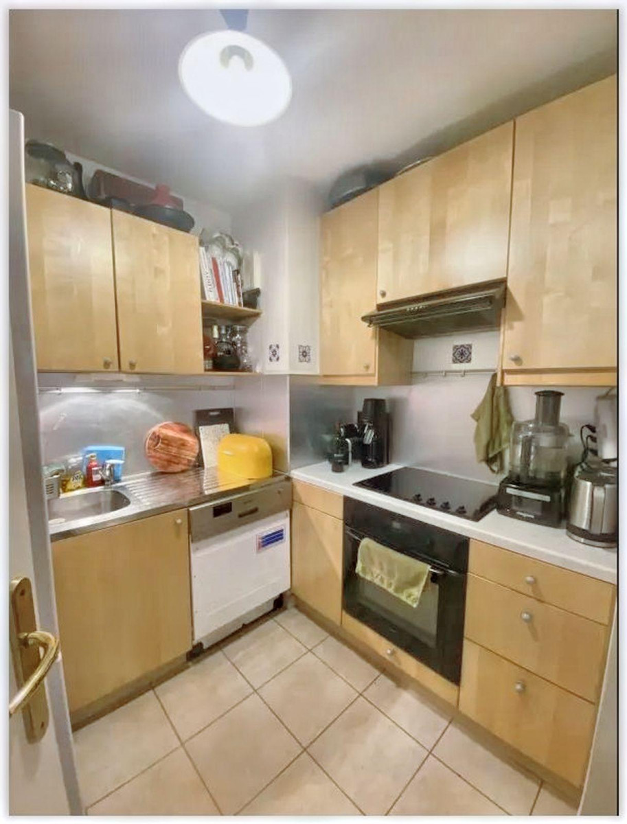 
                                                Location
                                                 Appartement 2 pièces dans une résidence standing
