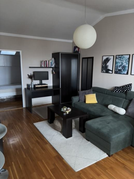 
                                                Location
                                                 Appartement  2 pièces de  36m²à Nice