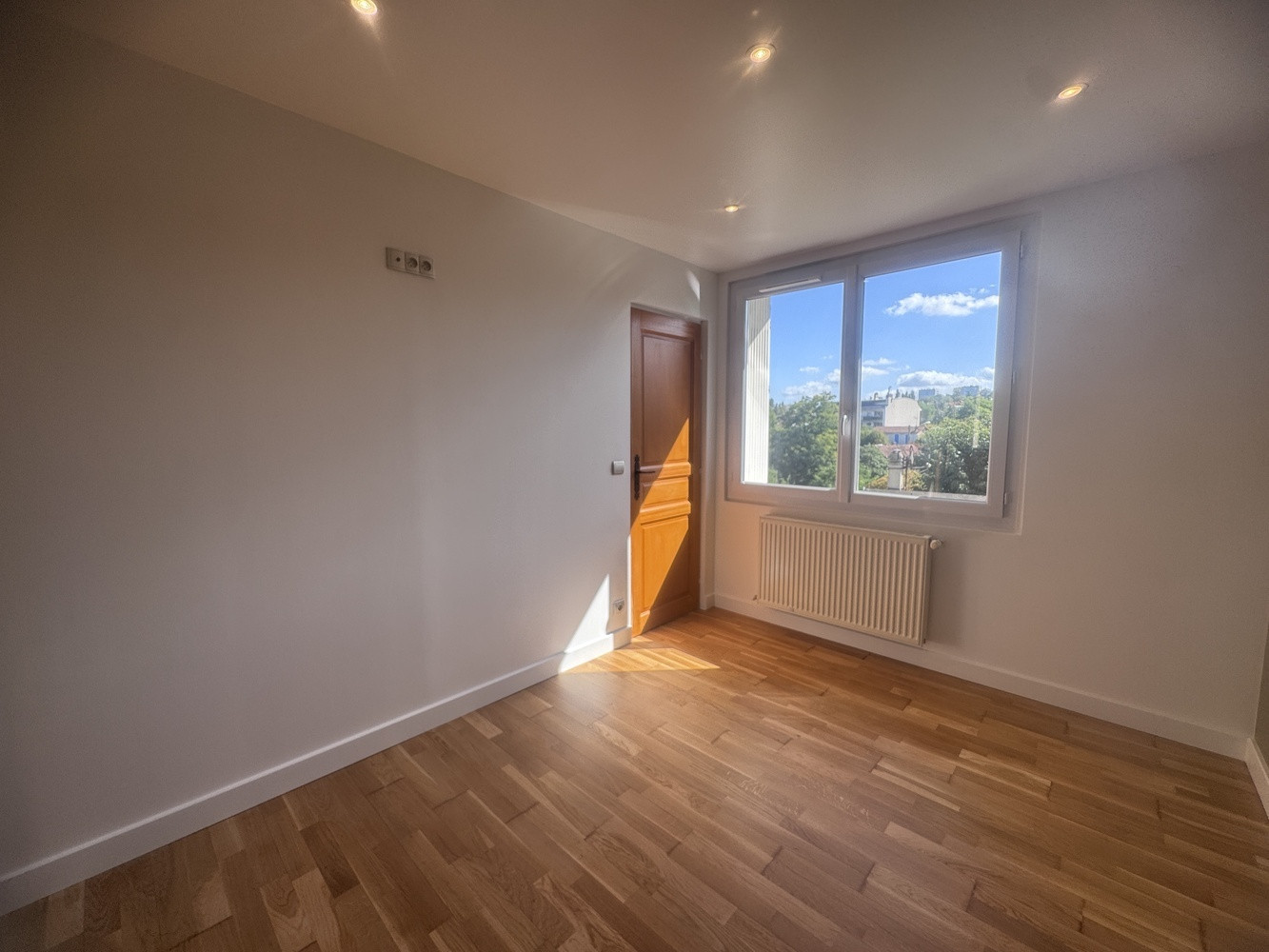 
                                                Location
                                                 Appartement 2 pièces de 41,4m² proche gare