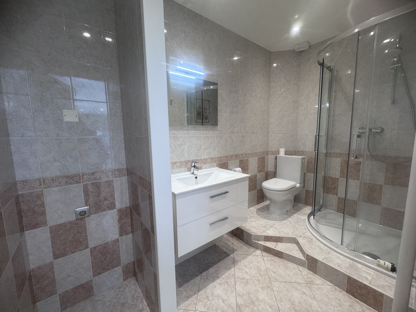 
                                                Location
                                                 Appartement 2 pièces de 41,4m² proche gare