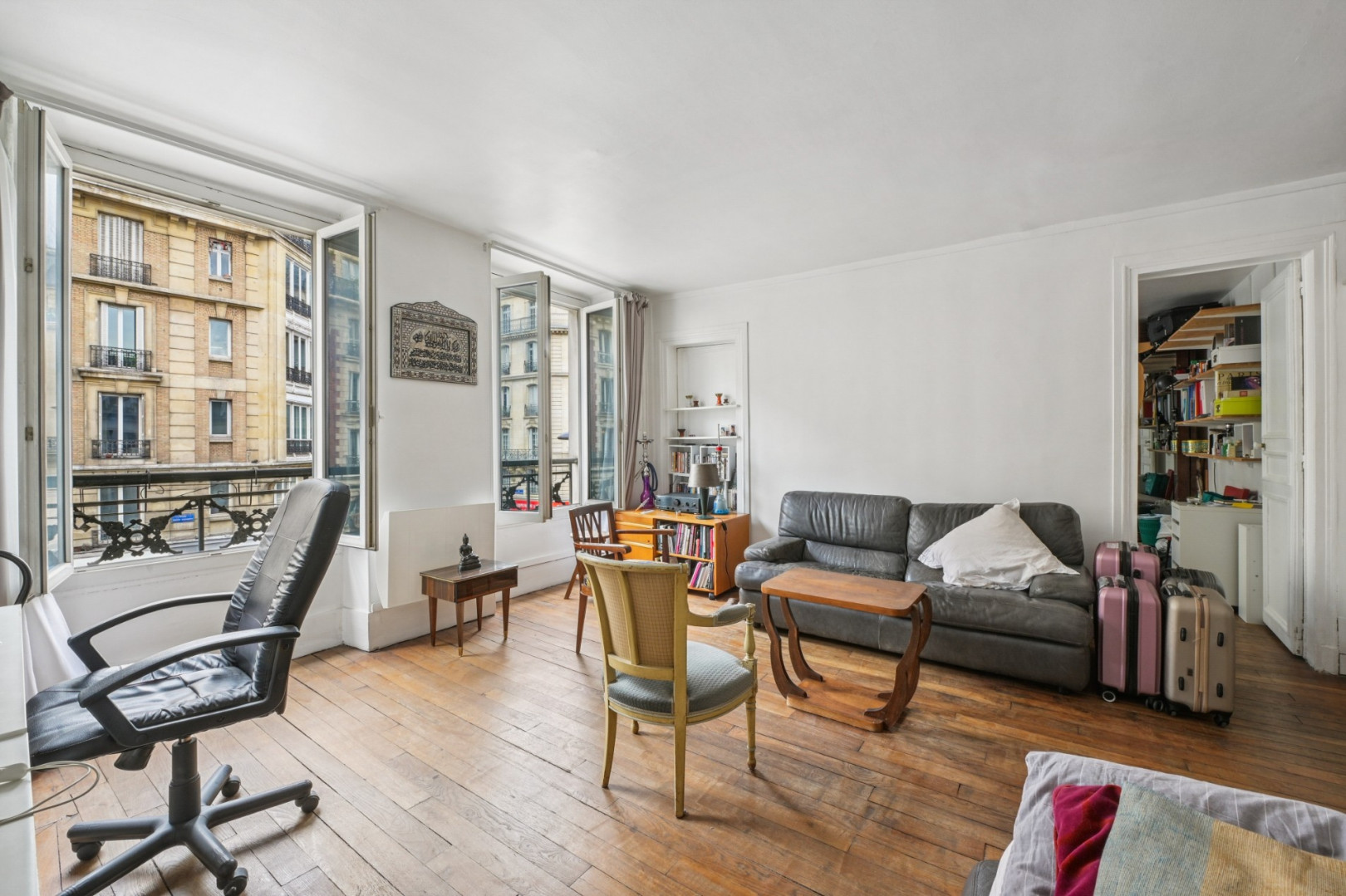 
                                                Vente
                                                 Appartement 2 pièces de 59,3 m² – Paris 18e
