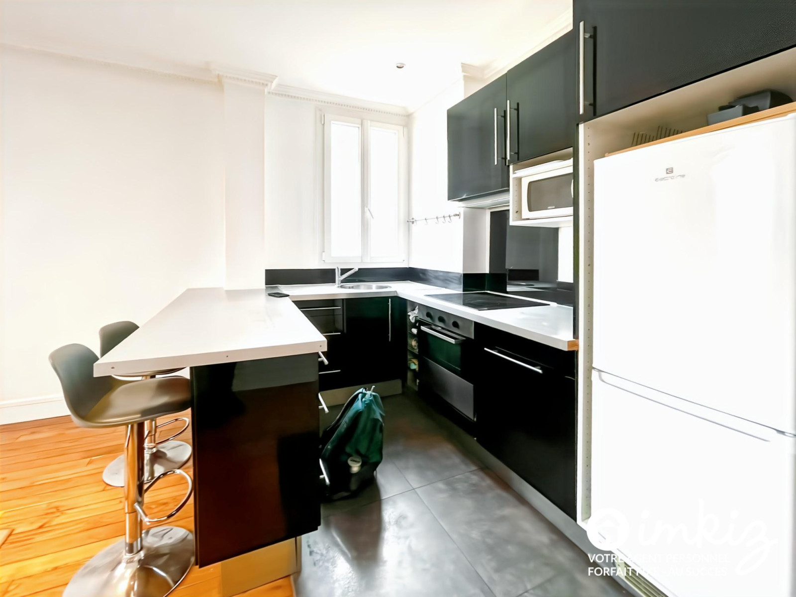 
                                                Vente
                                                 Appartement 2 pièces – Dernier étage