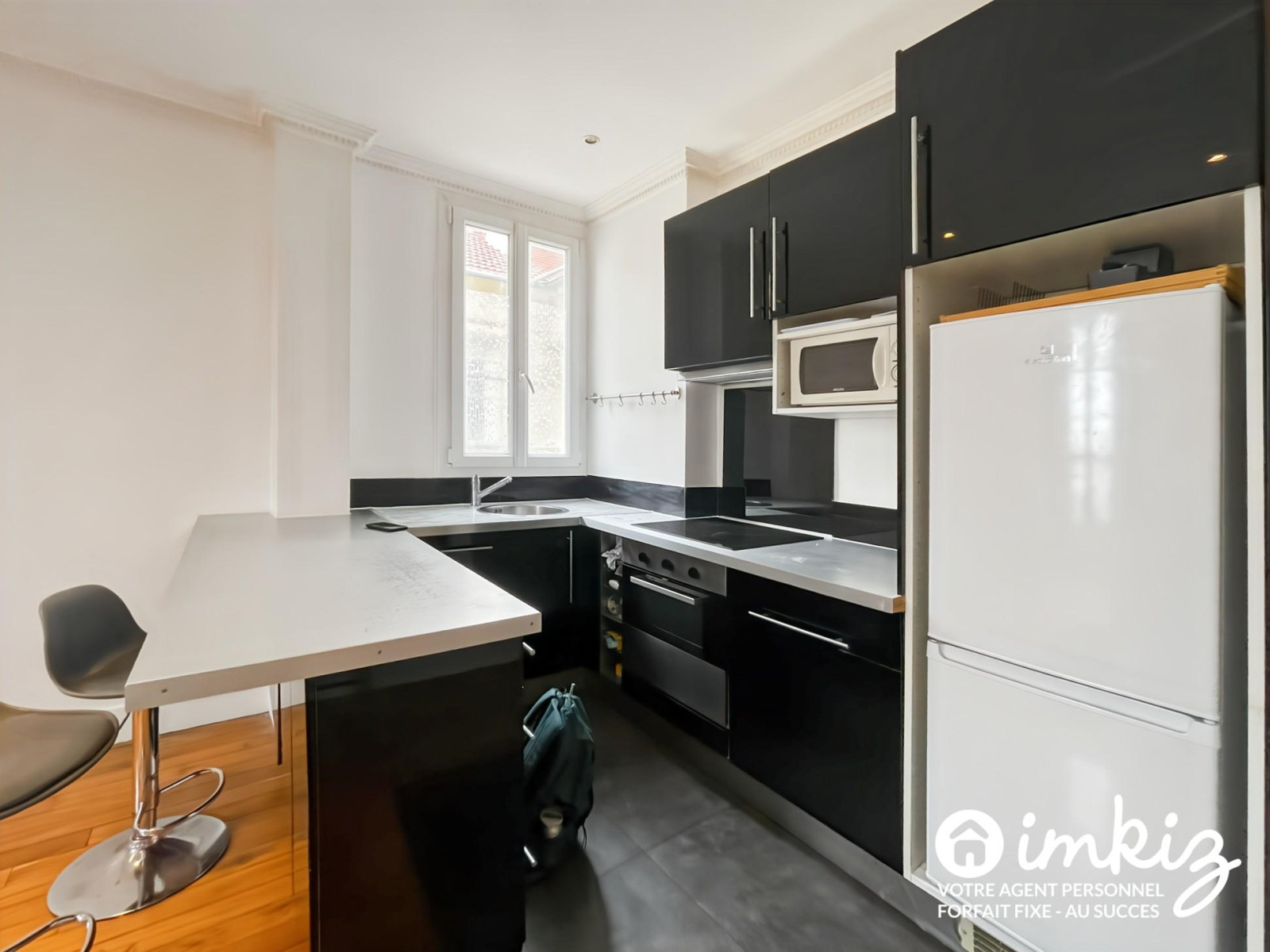 
                                                Vente
                                                 Appartement 2 pièces – Dernier étage