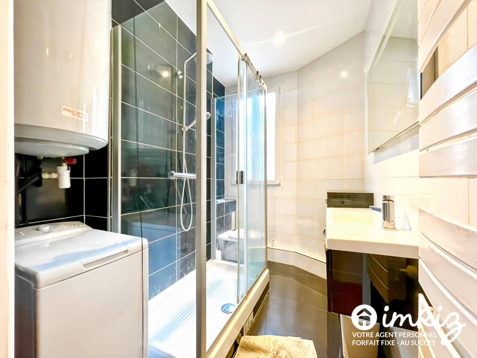 
                                                Vente
                                                 Appartement 2 pièces – Dernier étage