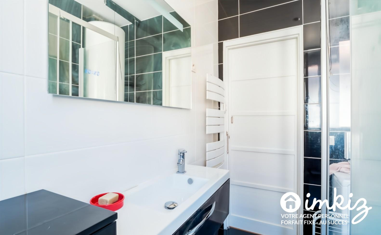 
                                                Vente
                                                 Appartement 2 pièces – Dernier étage