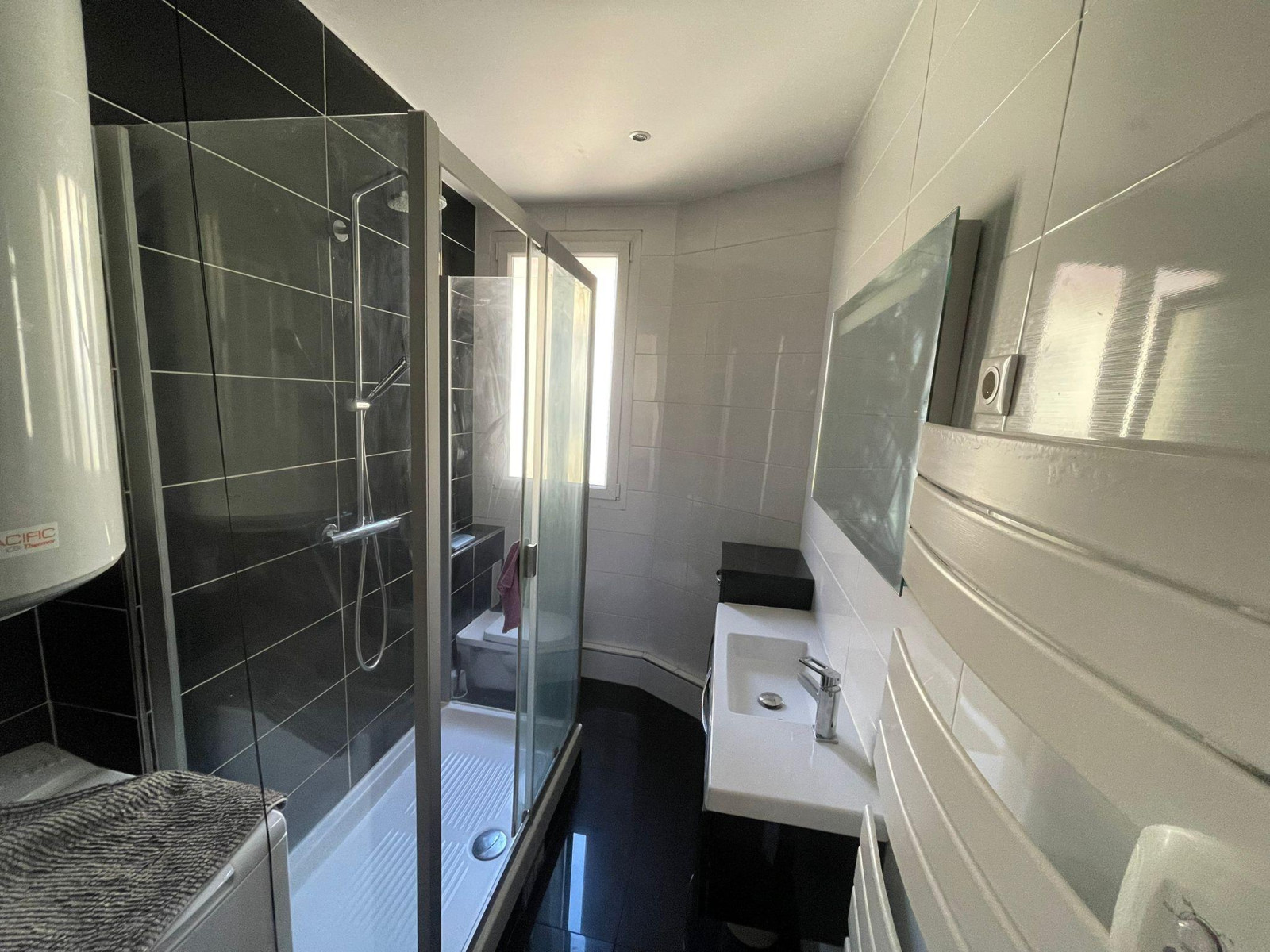 
                                                Vente
                                                 Appartement 2 pièces – Dernier étage