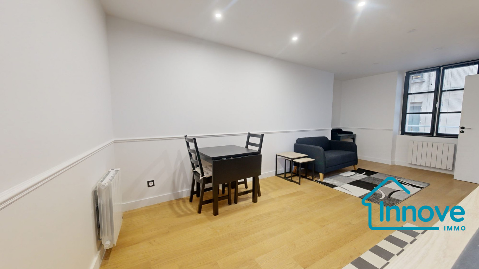 
                                                Location
                                                 Appartement 2 pièces, entièrement rénové - Marché Notre Dam