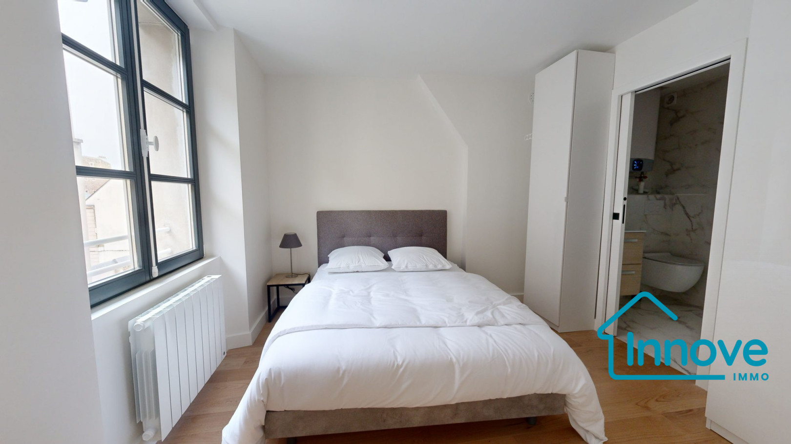 
                                                Location
                                                 Appartement 2 pièces, entièrement rénové - Marché Notre Dam