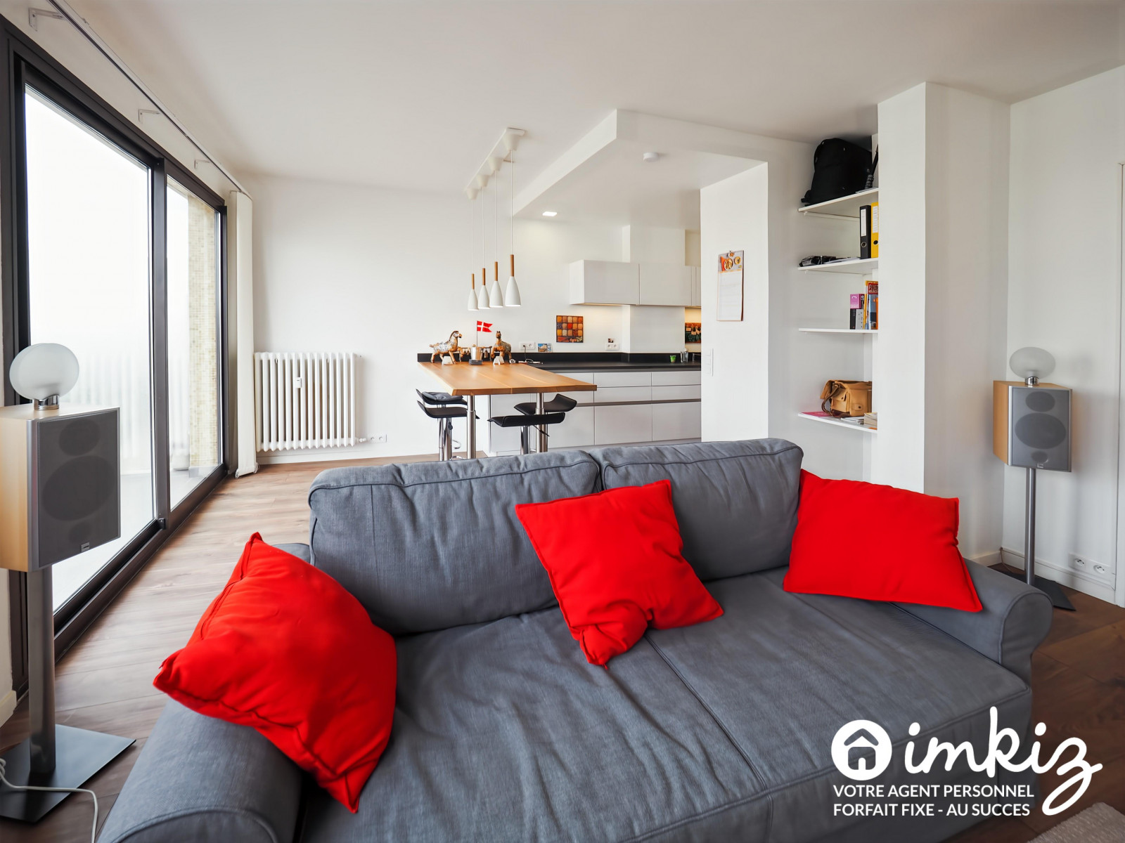 
                                                Vente
                                                 Appartement 2 pièces, grand balcon, vue degagée