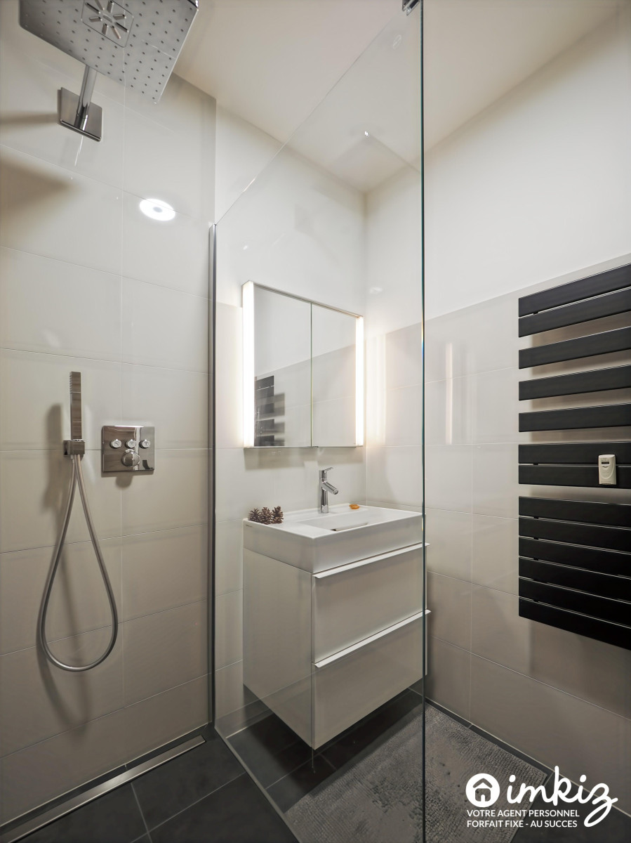 
                                                Vente
                                                 Appartement 2 pièces, grand balcon, vue degagée