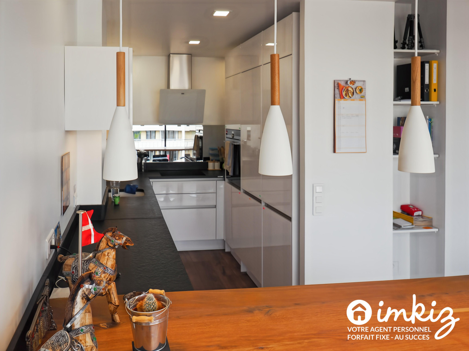 
                                                Vente
                                                 Appartement 2 pièces, grand balcon, vue degagée