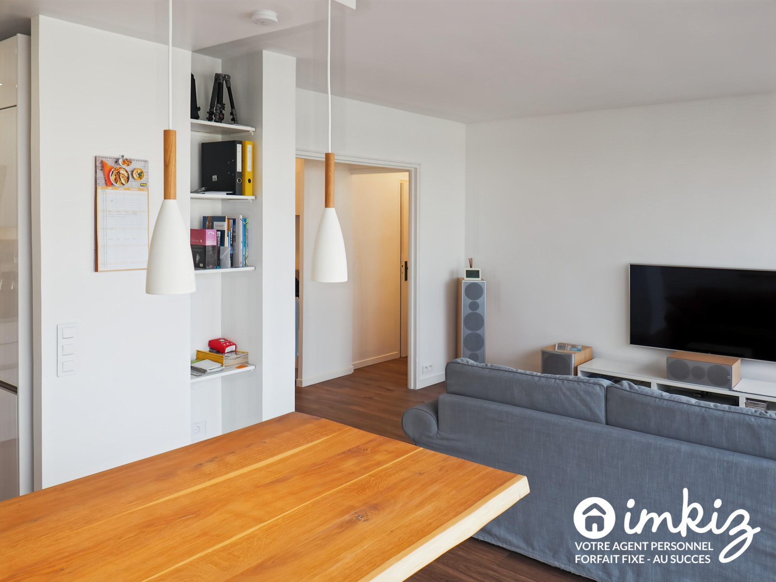 
                                                Vente
                                                 Appartement 2 pièces, grand balcon, vue degagée