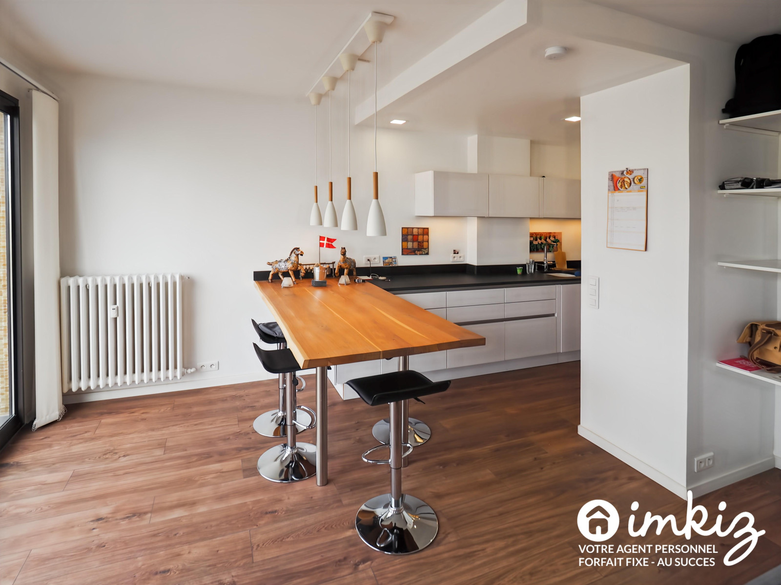
                                                Vente
                                                 Appartement 2 pièces, grand balcon, vue degagée