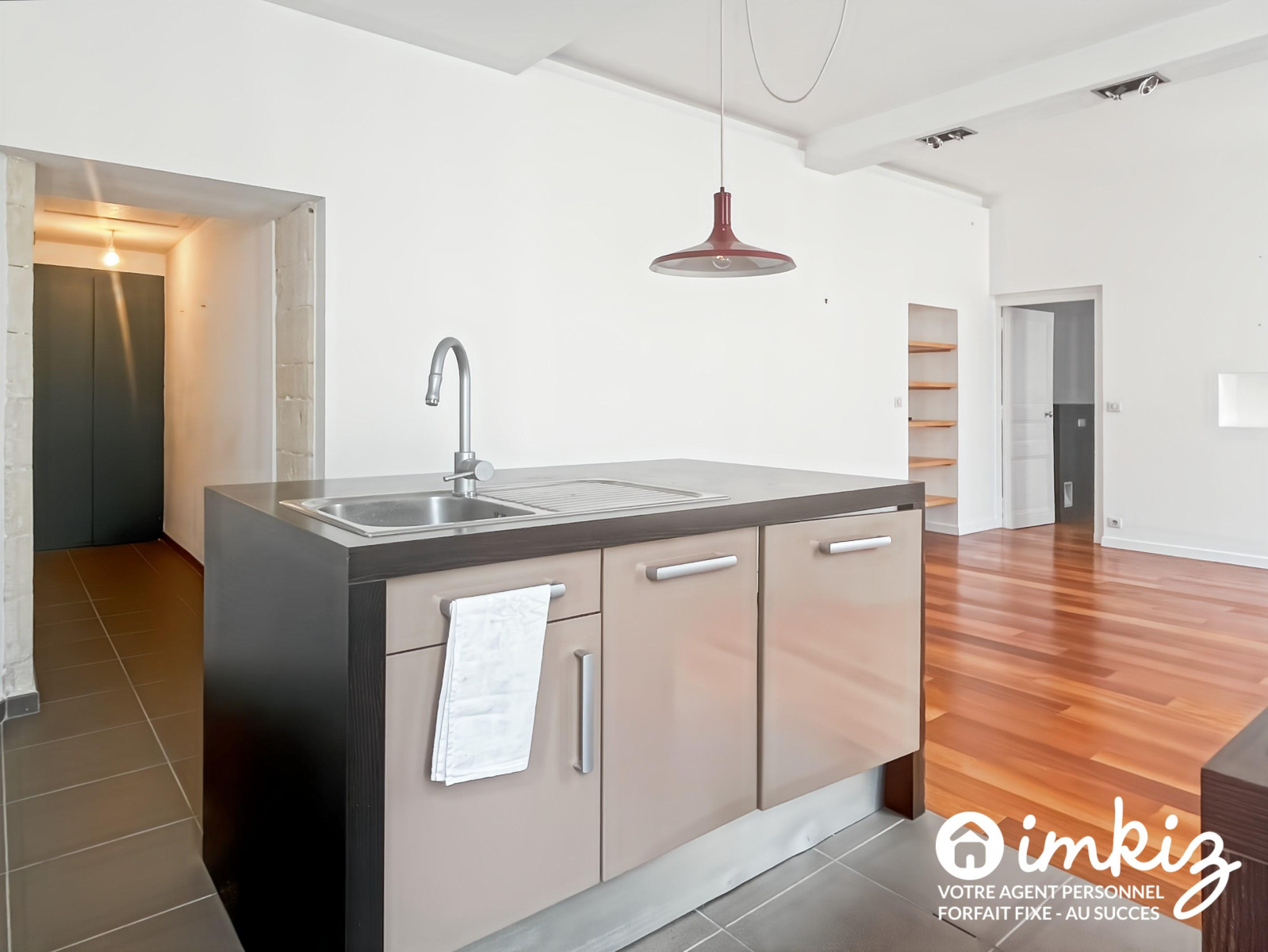 
                                                Vente
                                                 Appartement 2 pièces hyper centre, calme, sur cour