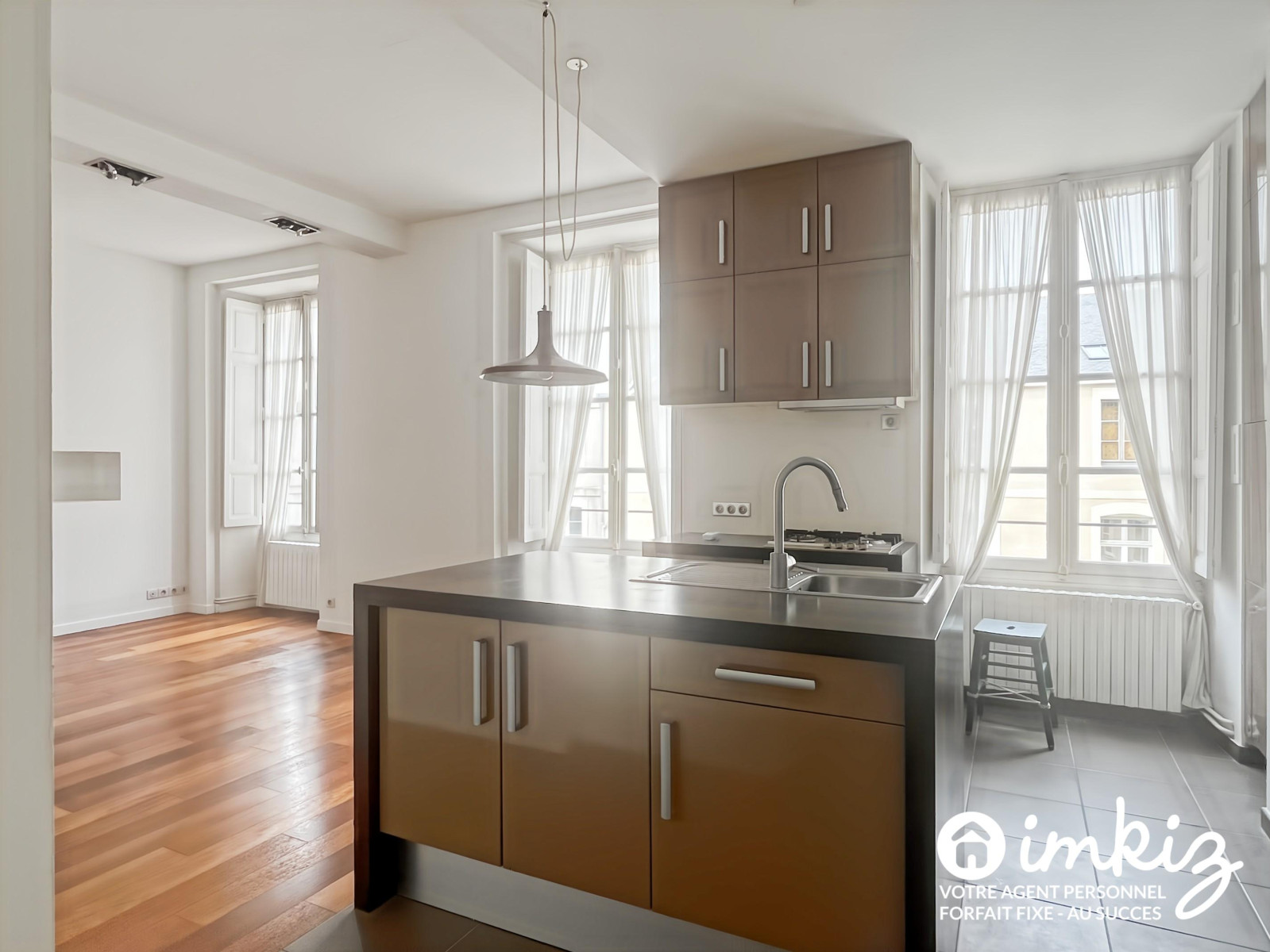 
                                                Vente
                                                 Appartement 2 pièces hyper centre, calme, sur cour