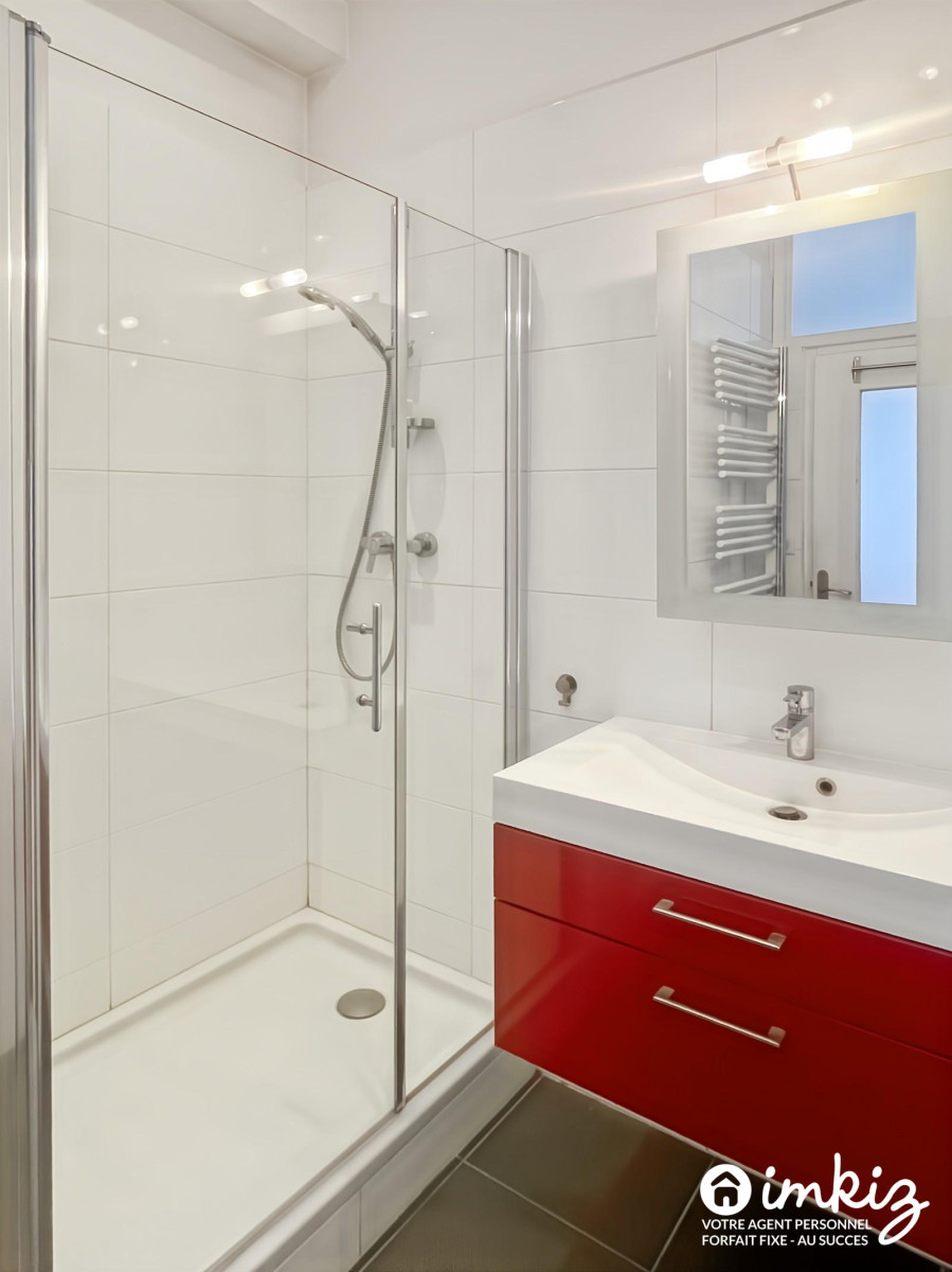 
                                                Vente
                                                 Appartement 2 pièces hyper centre, calme, sur cour