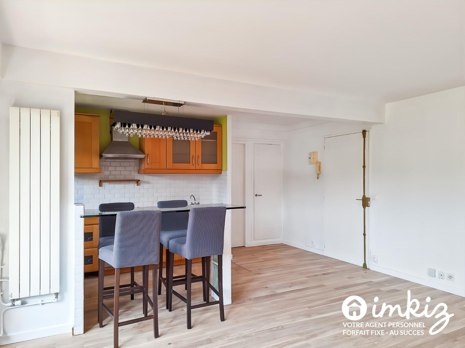 
                                                Vente
                                                 Appartement 2 pièces lumineux avec grand balcon