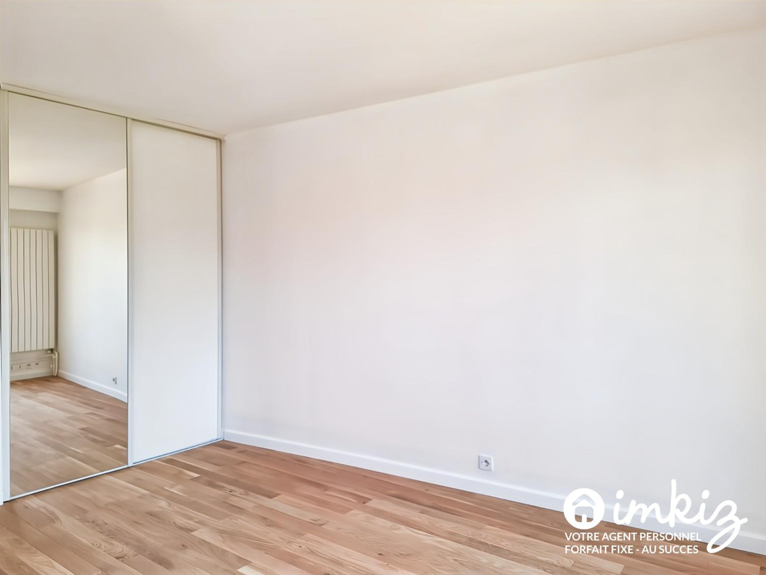 
                                                Vente
                                                 Appartement 2 pièces lumineux avec grand balcon