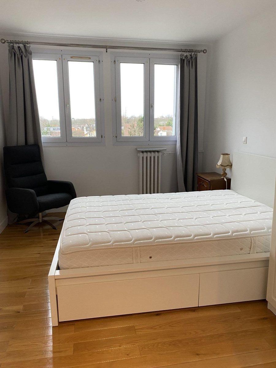 
                                                Location
                                                 Appartement 2 pièces , lumineux entièrement rénové