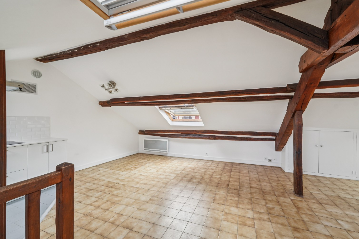 
                                                Vente
                                                 Appartement atypique - 38,40 Carrez - 92,61 au sol