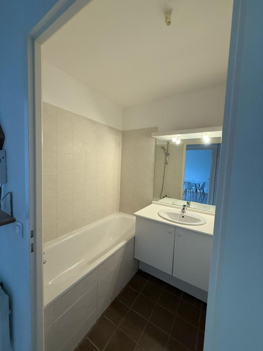 
                                                Location
                                                 Appartement 2 pièces meublé 42m2
Face Mont-blanc